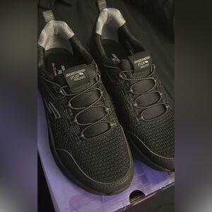 Skechers woman’s size 9